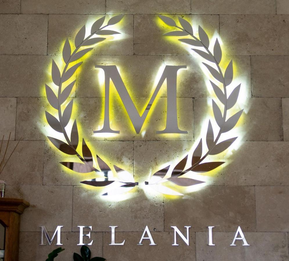 Melania Hotell Umanʼ Exteriör bild
